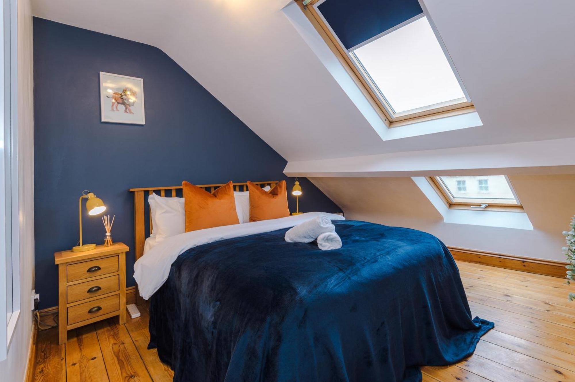 Incredible - Five Bedroom - 7 Actual Beds - 6 Bathroom House By Purestay - Central Bath With Parking 外观 照片