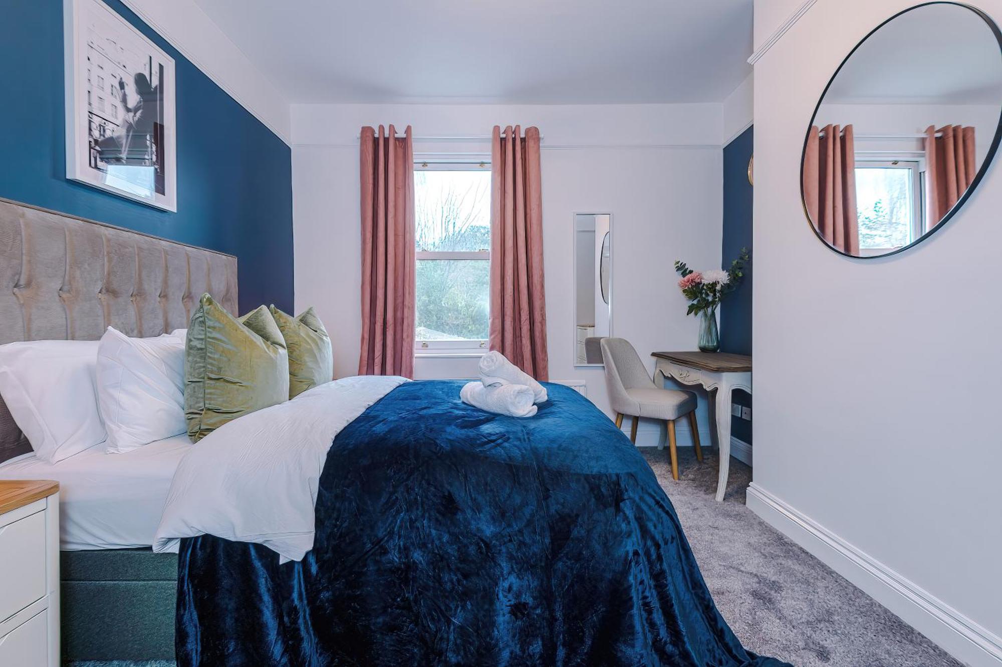 Incredible - Five Bedroom - 7 Actual Beds - 6 Bathroom House By Purestay - Central Bath With Parking 外观 照片