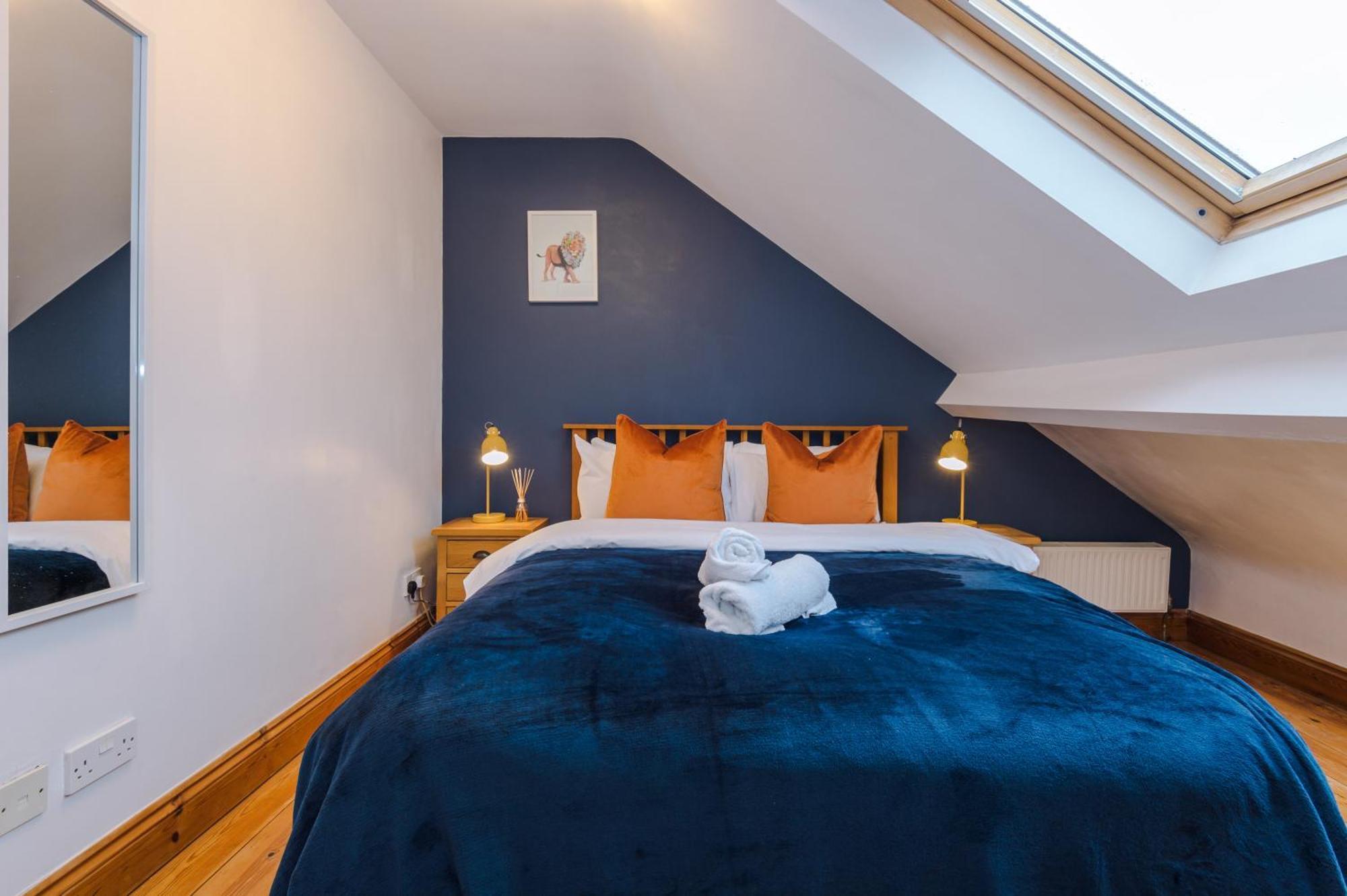 Incredible - Five Bedroom - 7 Actual Beds - 6 Bathroom House By Purestay - Central Bath With Parking 外观 照片