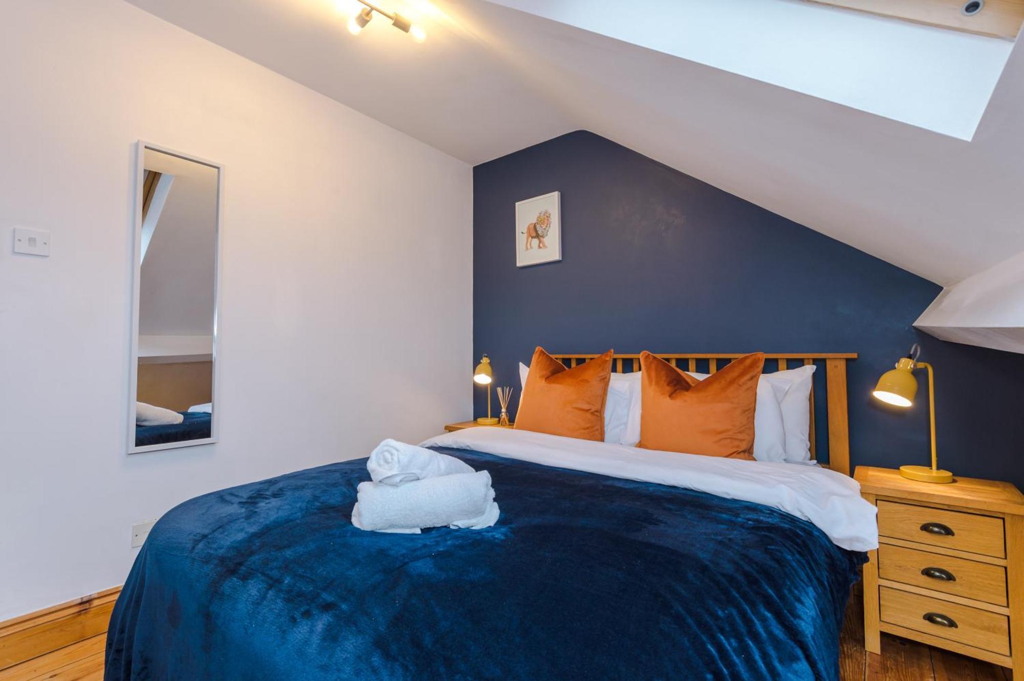 Incredible - Five Bedroom - 7 Actual Beds - 6 Bathroom House By Purestay - Central Bath With Parking 外观 照片