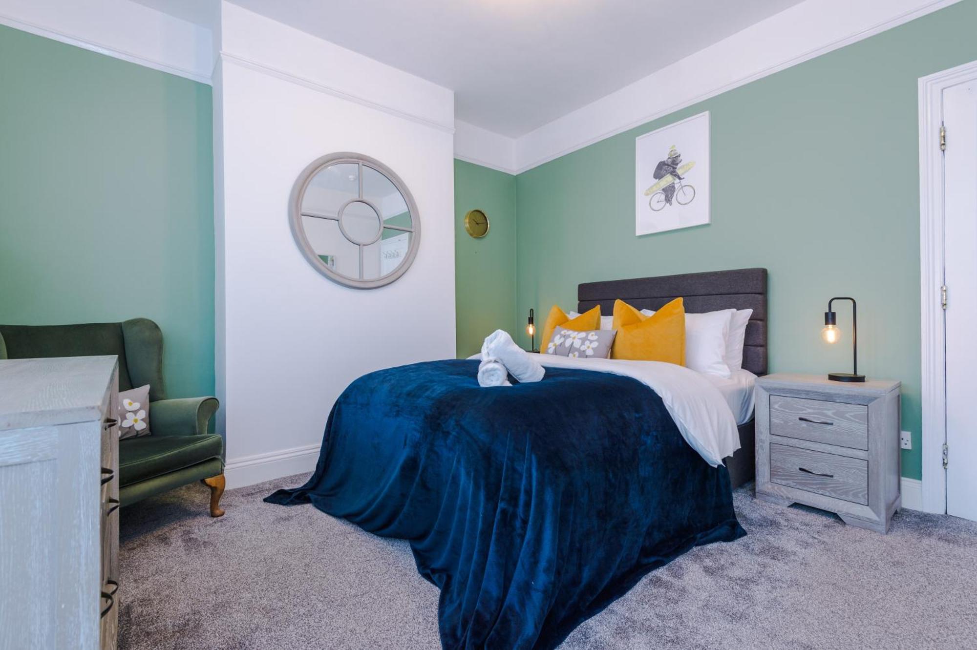 Incredible - Five Bedroom - 7 Actual Beds - 6 Bathroom House By Purestay - Central Bath With Parking 外观 照片