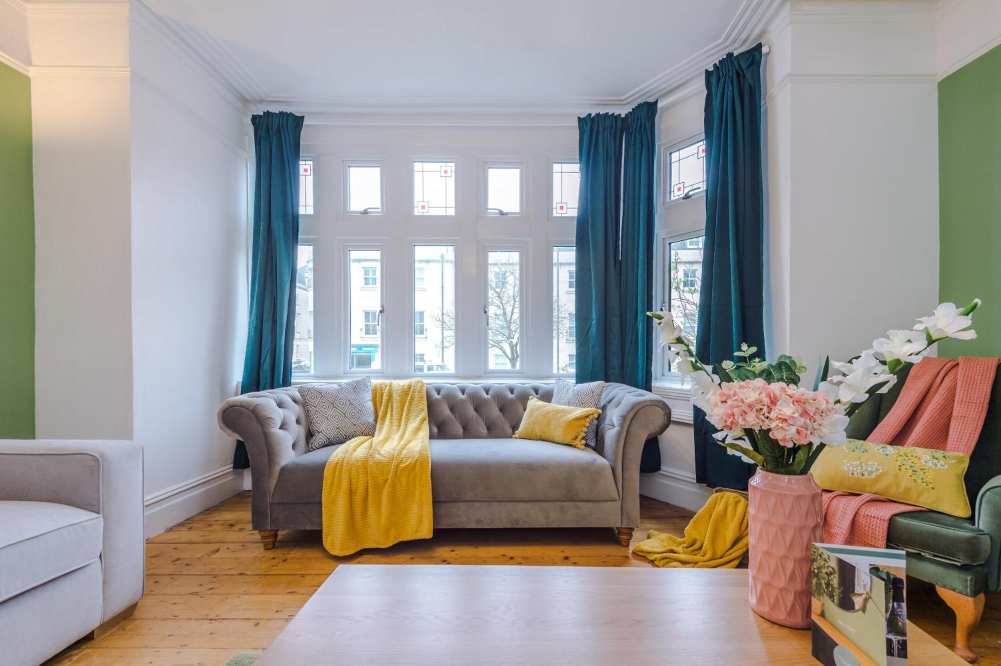 Incredible - Five Bedroom - 7 Actual Beds - 6 Bathroom House By Purestay - Central Bath With Parking 外观 照片