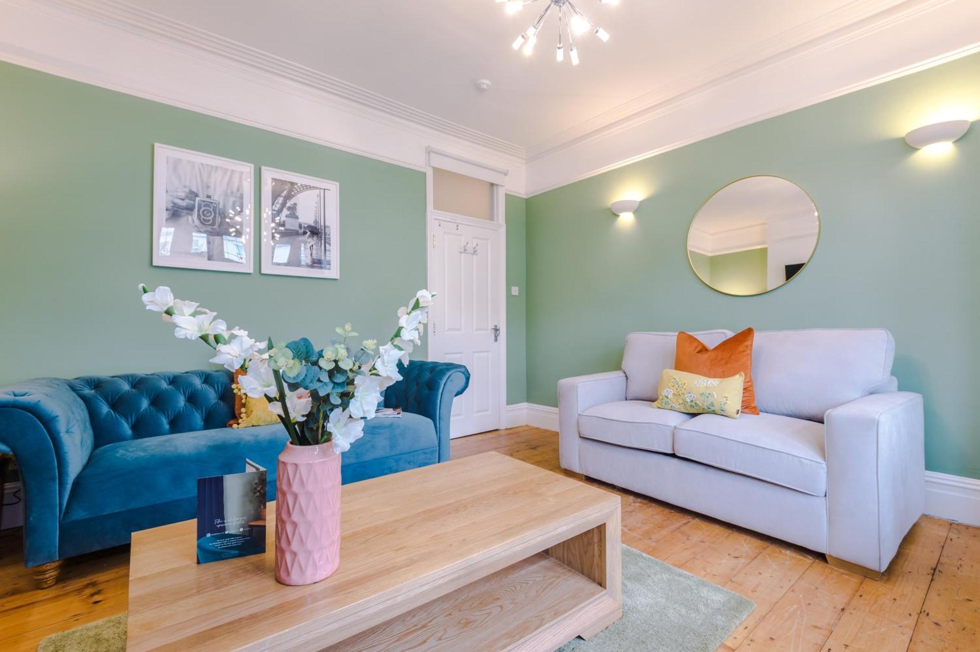 Incredible - Five Bedroom - 7 Actual Beds - 6 Bathroom House By Purestay - Central Bath With Parking 外观 照片